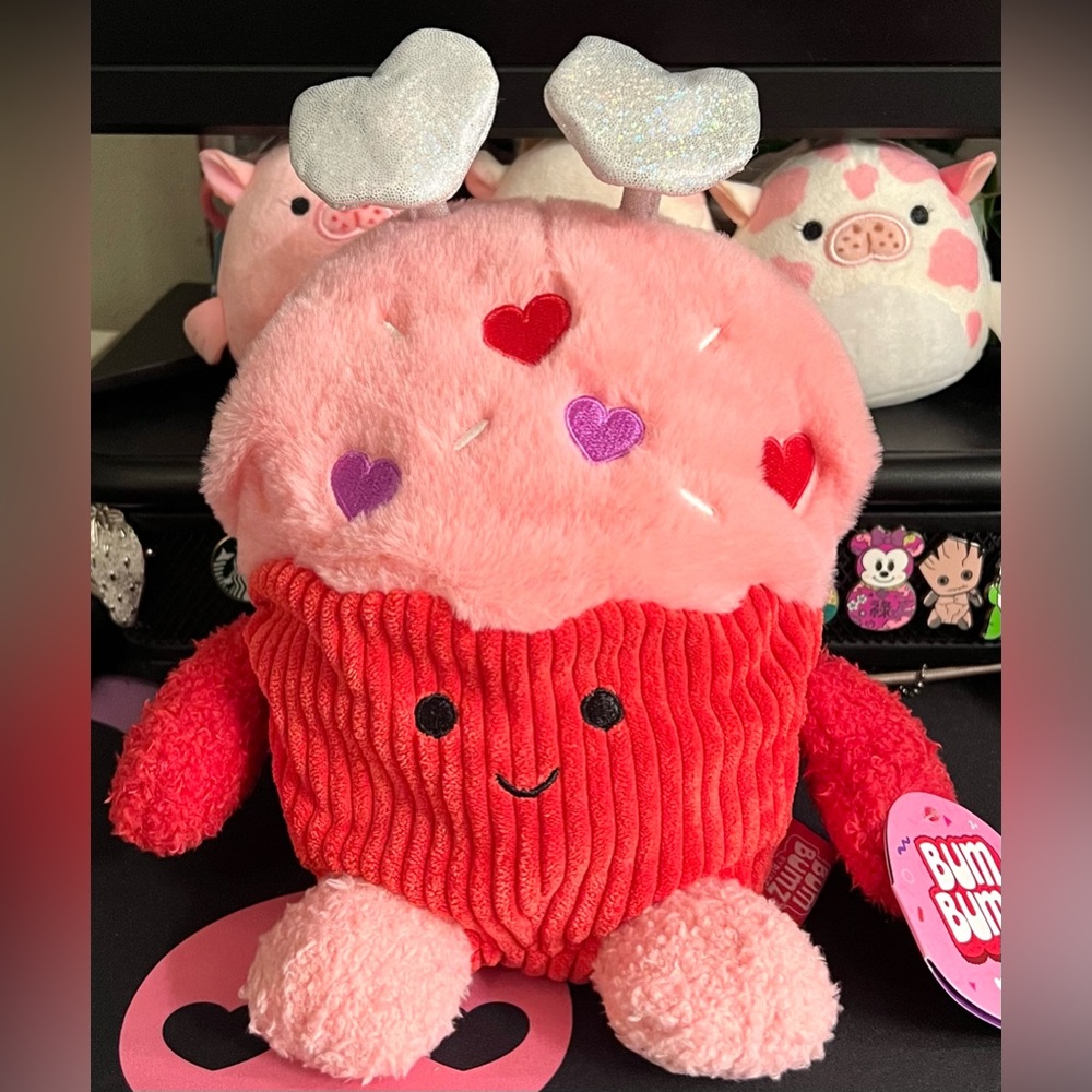 Cramer the Cupcake 7.5" Valentines Bumbumz